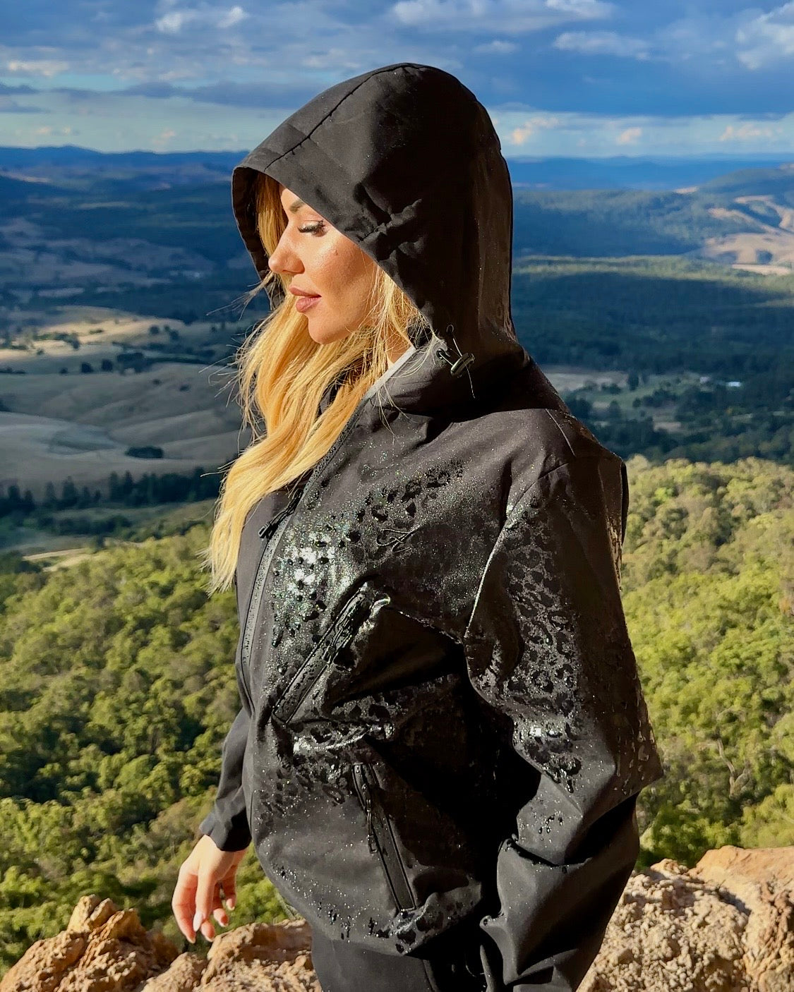 LEOPARD WATER REACTIVE RAIN JACKET - BLACK